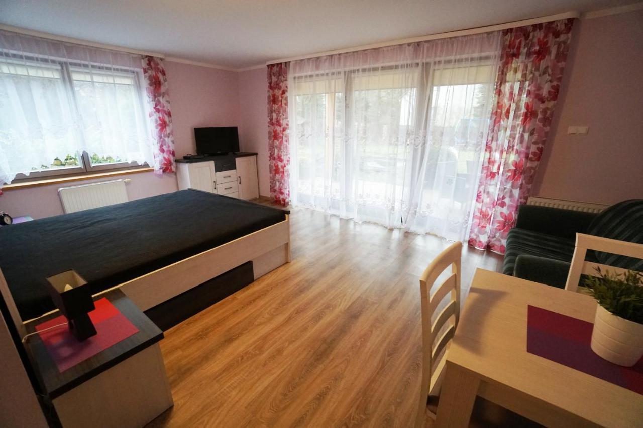 Willa Nad Oczkiem Bed & Breakfast ชวีโนวิชแจ ภายนอก รูปภาพ