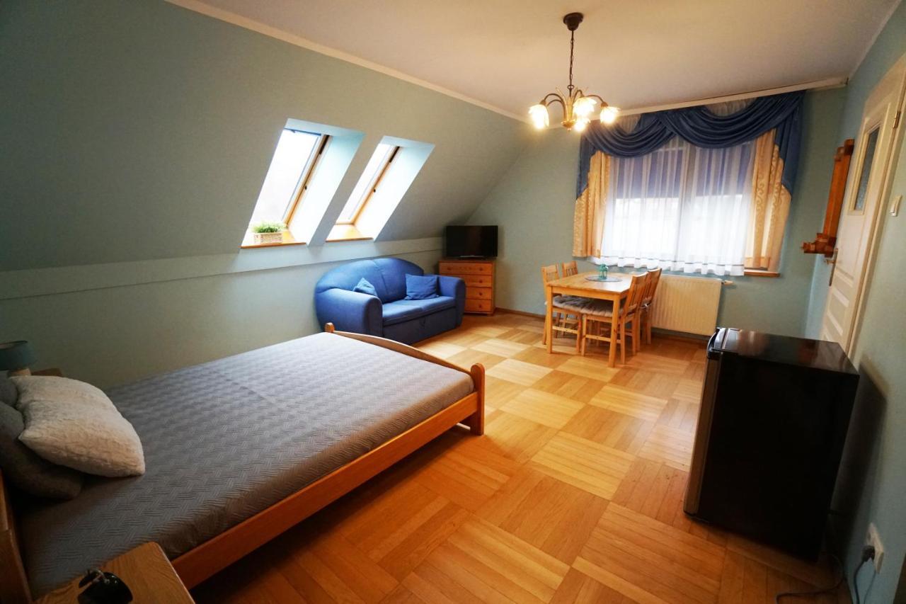 Willa Nad Oczkiem Bed & Breakfast ชวีโนวิชแจ ภายนอก รูปภาพ
