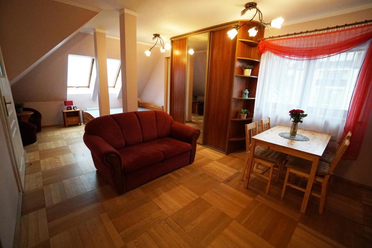 Willa Nad Oczkiem Bed & Breakfast ชวีโนวิชแจ ภายนอก รูปภาพ