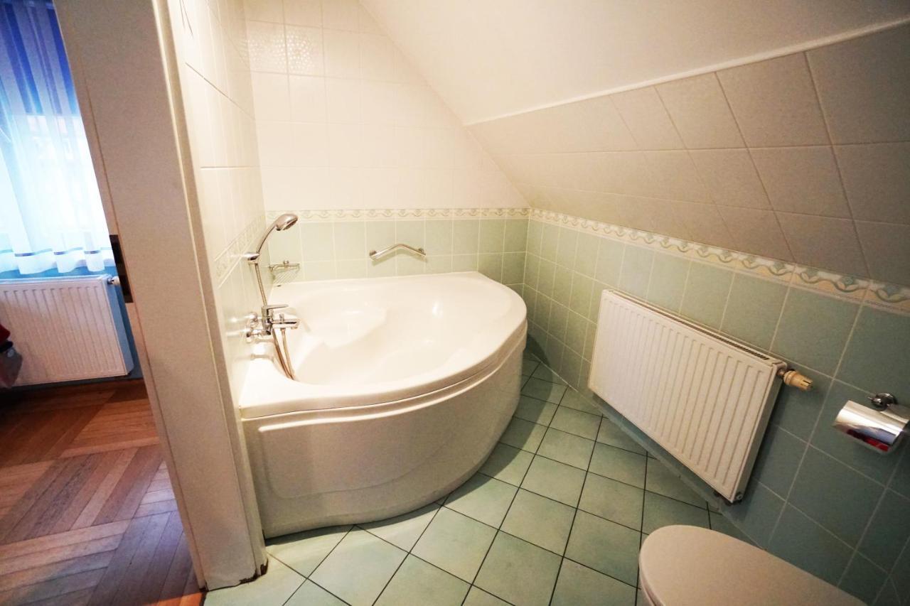 Willa Nad Oczkiem Bed & Breakfast ชวีโนวิชแจ ภายนอก รูปภาพ